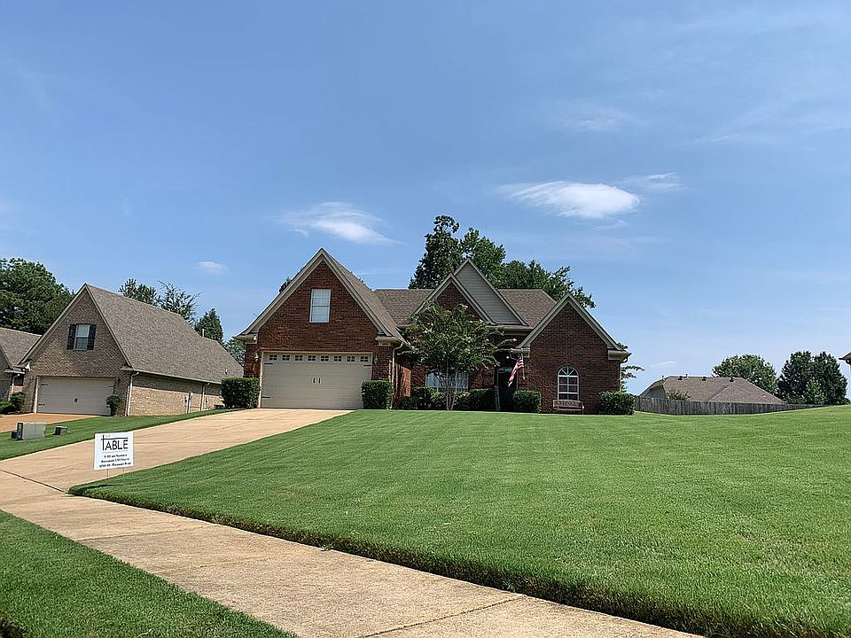 1st image of 1494 Lake Front Dr E