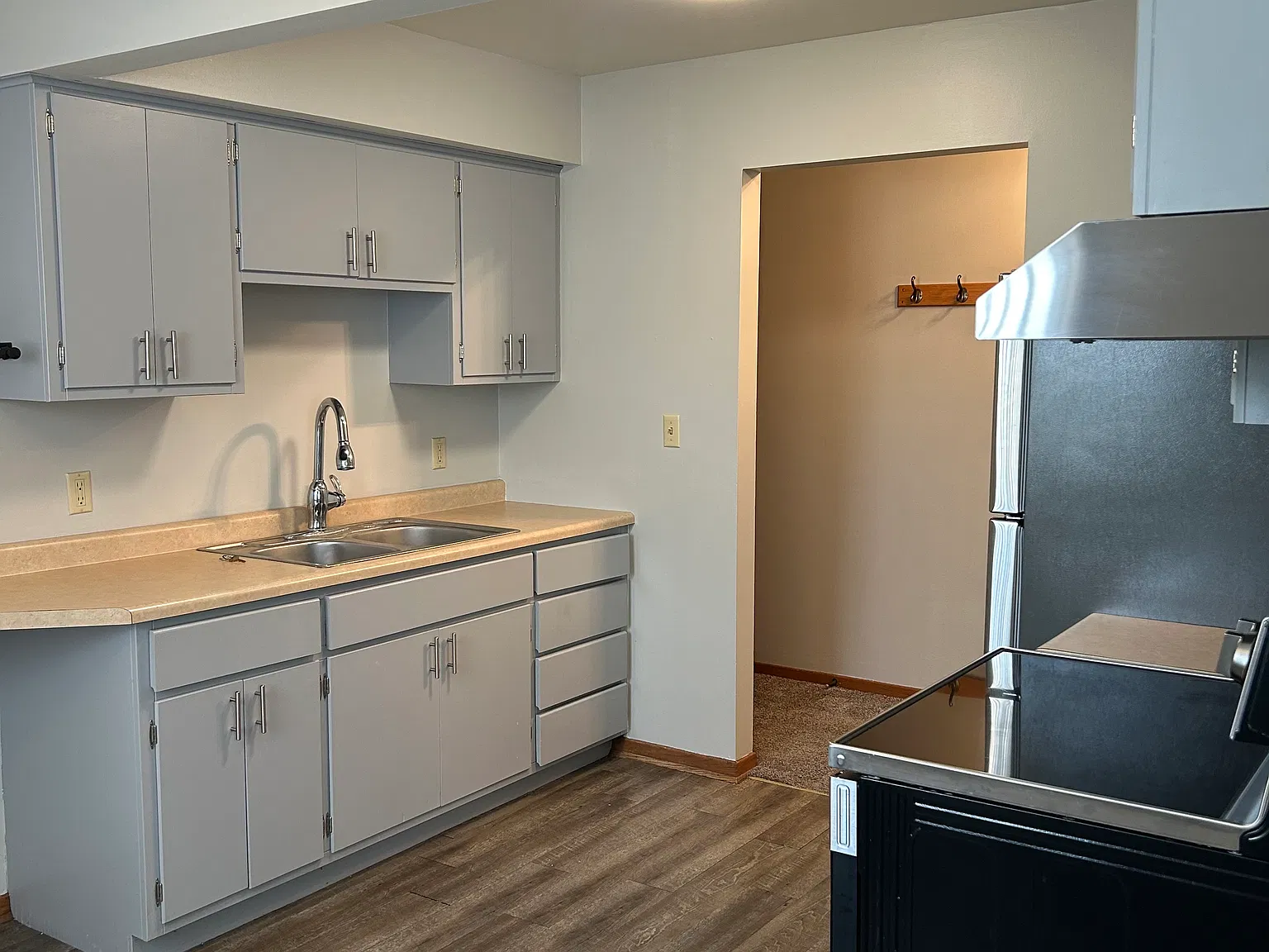 2 bed, 918 sqft, $1,375 — Photo 2