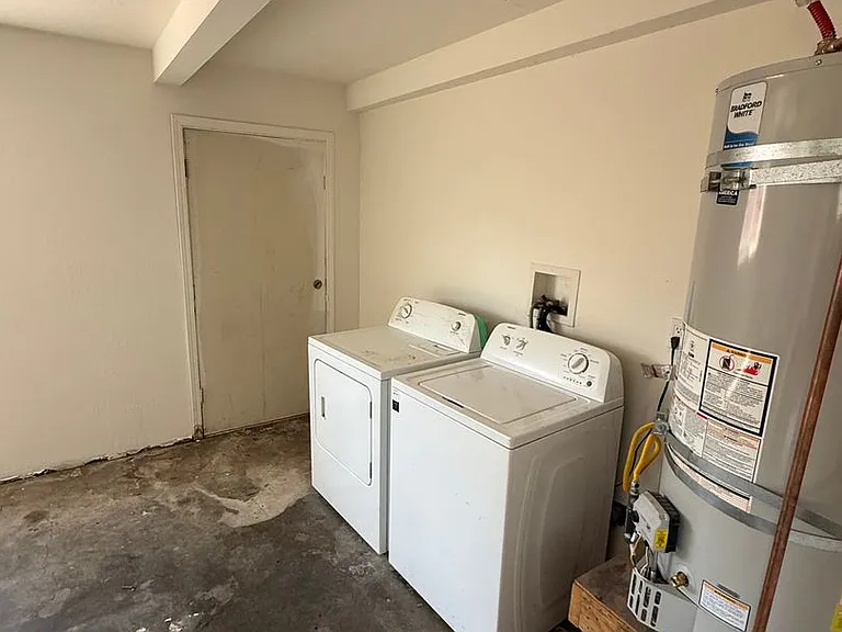 3893 Clough Ave — Photo 21