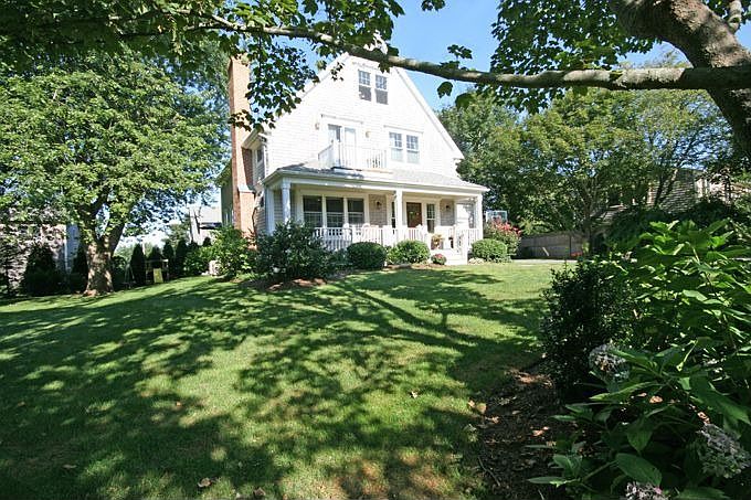 1st image of 208 Indian Ave