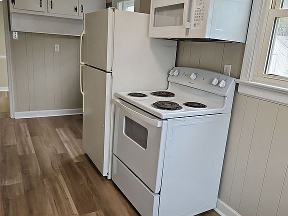 3rd image of 4705 Eastover Ave