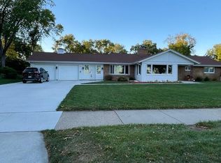 1810 Menominee Dr, Oshkosh, WI 54901