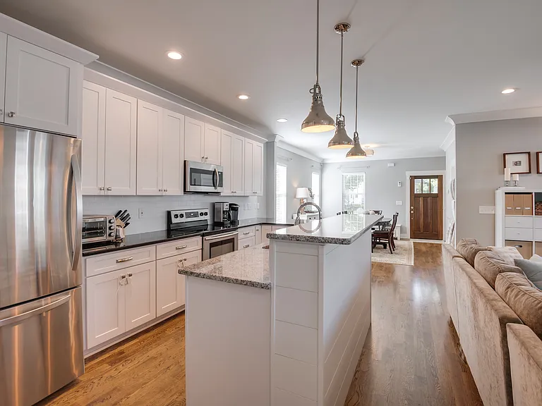 508 Morton Ave — Photo 16