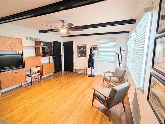 4th image of 3609 Blue Ridge Blvd