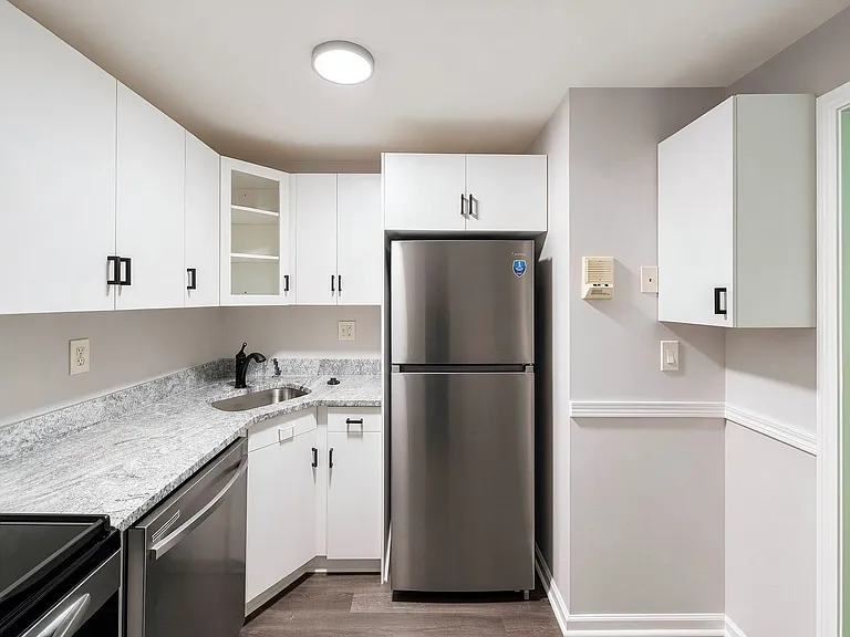 645 W Lowell Ave — Photo 7