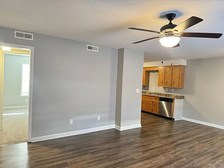 3895 Northeast Dr — Photo 11