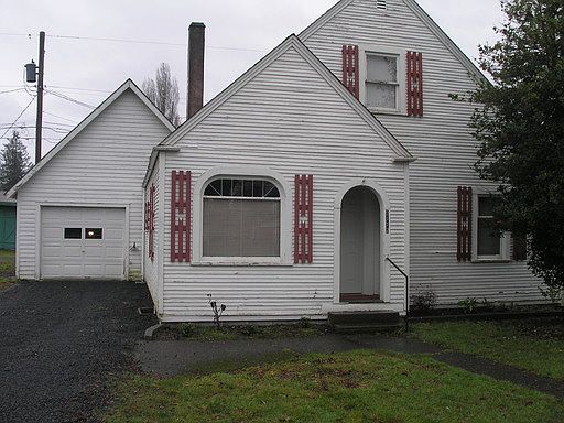 2nd image of 2112 Washington St