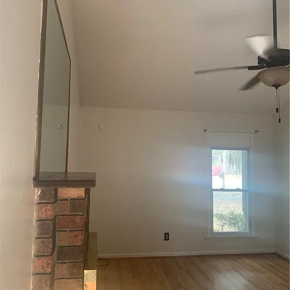 432 Edgewater Rd — Photo 4
