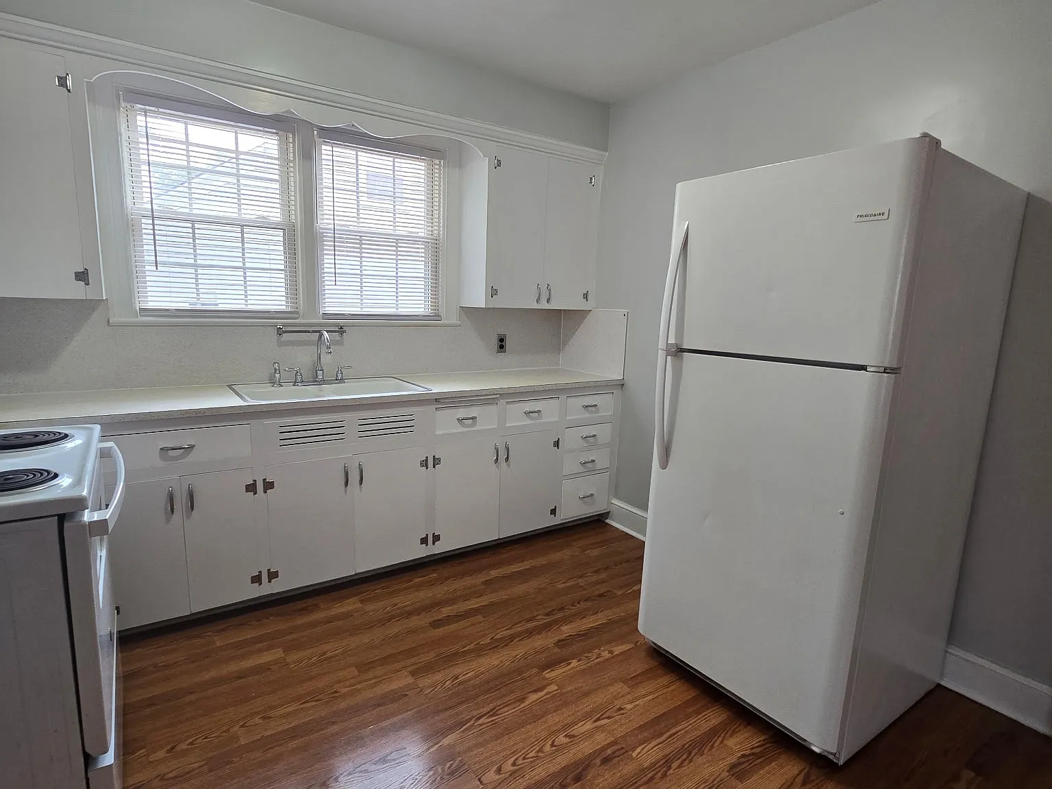 3 bed, 1690 sqft, $1,200 — Photo 1