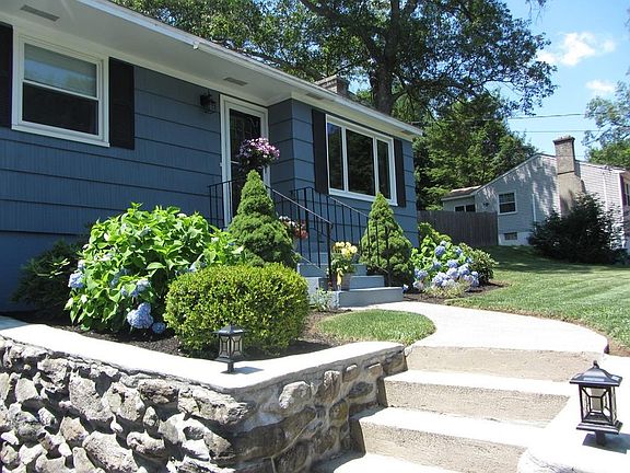 3rd image of 34 Tanager Dr