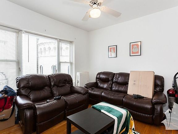 2nd image of 681.5 W Wrightwood Ave #2W