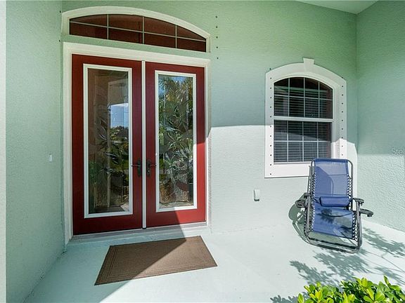 3rd image of 120 Glades Dr