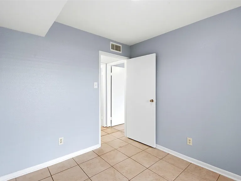 8918 Bissonnet St #112 — Photo 21