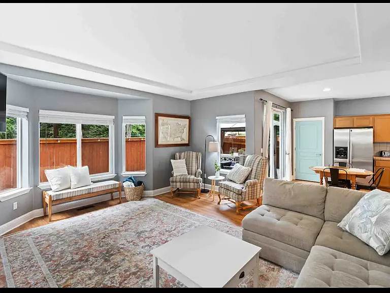 NE 183rd Ct — Photo 13