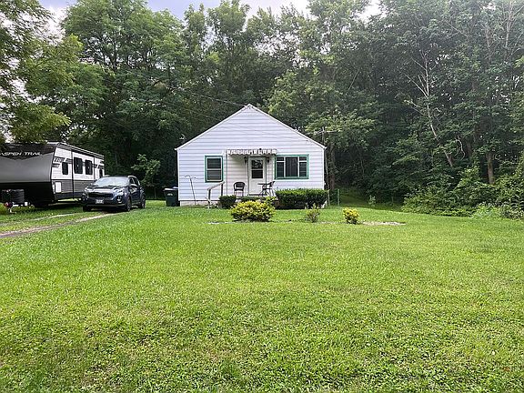 2nd image of 716 Hardy Rd