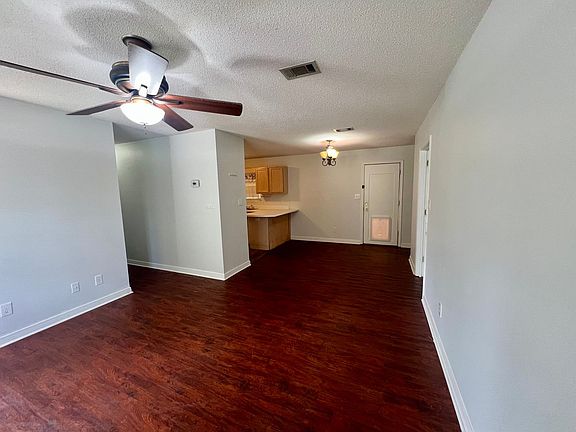 4th image of 6204 Silver Oak Dr