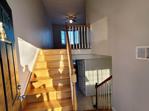 2nd image of 27124 Osmun St