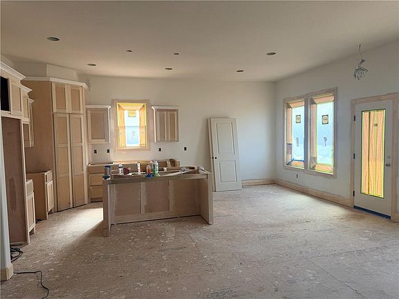 5th image of 20804 Emerald St