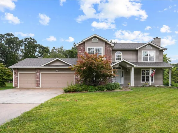 466 Fox Trail Dr, Lake Saint Louis, MO 63367