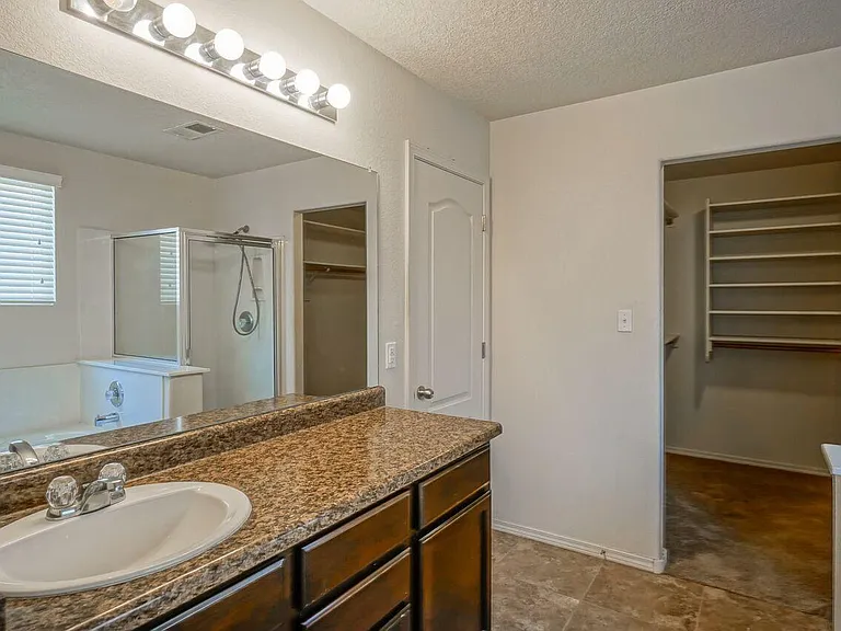 2045 N Ensenada Cir SE — Photo 19