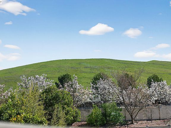 4th image of 257 Wimbledon Ct