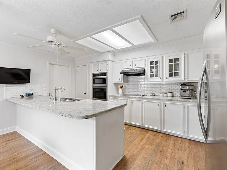 12210 Ravenmoor Dr — Photo 3