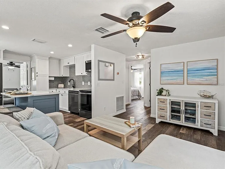 3138 W Varn Ave — Photo 6