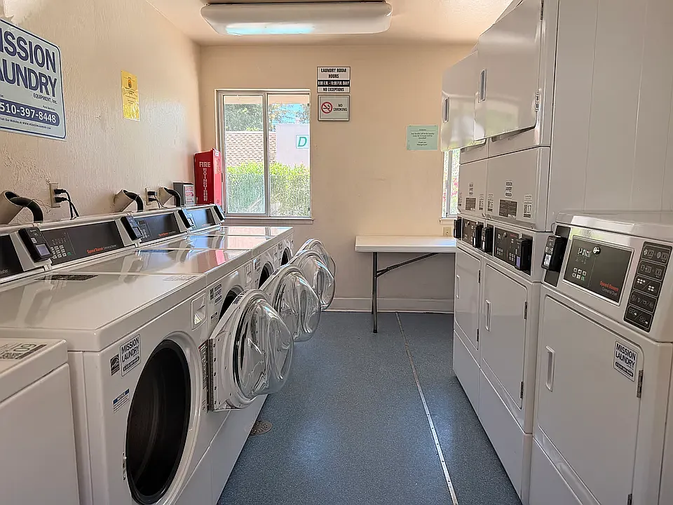 2 bed, 902 sqft, $2,700 — Photo 4