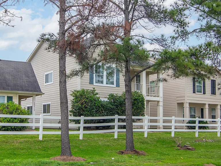 20911 Young Meadows Way — Photo 42