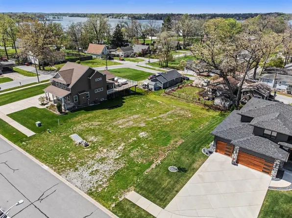13526 Beach Pl, Cedar Lake, IN 46303