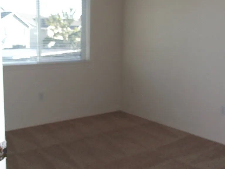 167-Triple Crown Apts — Photo 32