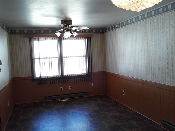 5th image of 1708 Davis Ln