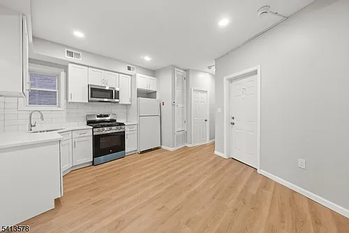59 Henry St Photo 1