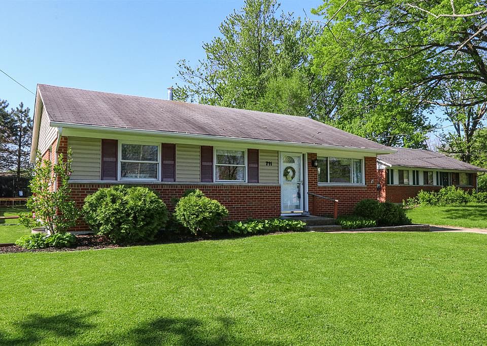1st image of 711 Meadowlark Ct