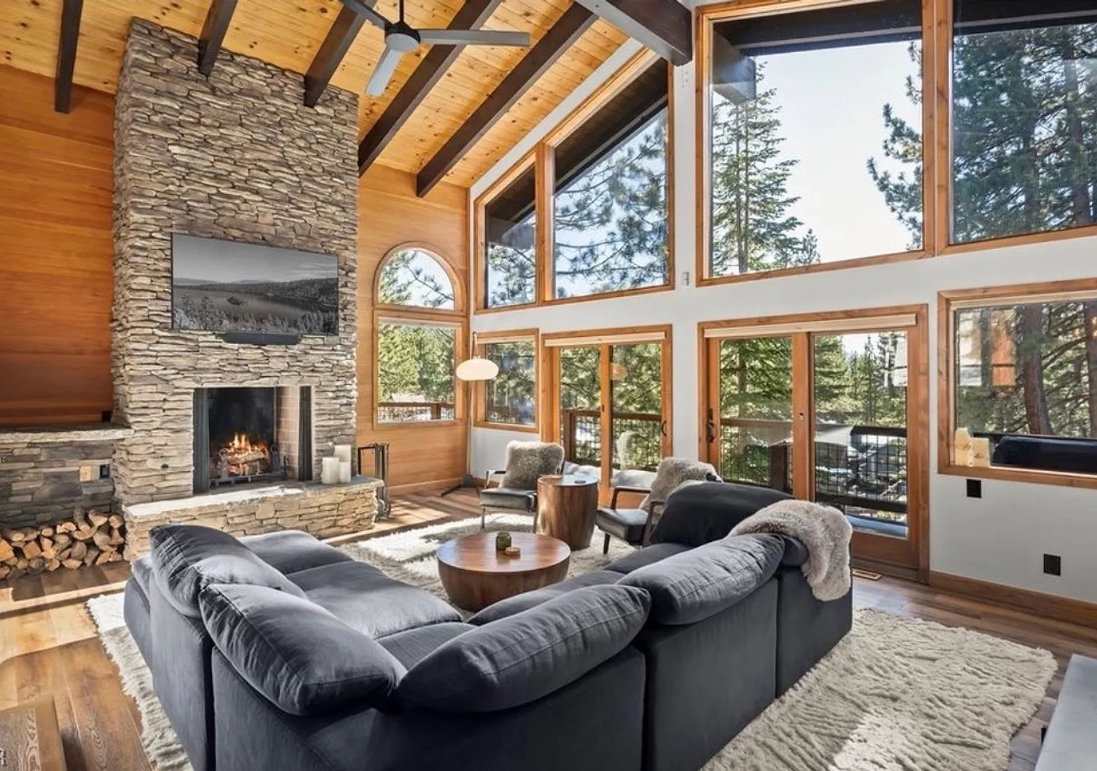 Mountain Modern Retreat- Seasonal Availability — Photo 1