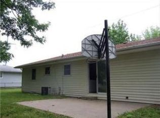 6545 Cernech Rd, Kansas City, KS 66104