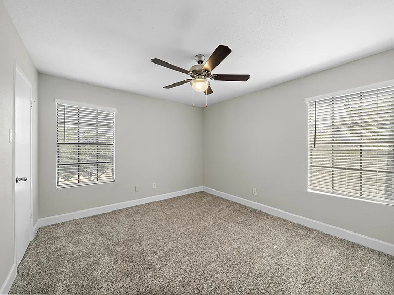 6Ten at Med Center Apartments — Photo 6