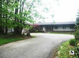 2830 Medfield Rd, Pepper Pike, OH 44124