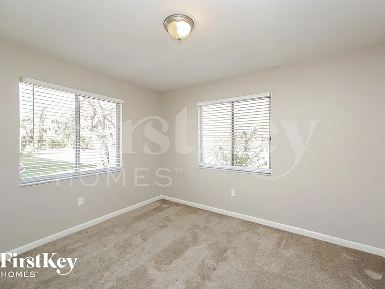 2144 Pellam Blvd — Photo 11