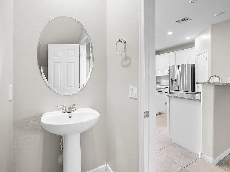 932 W Capulin Trl — Photo 9