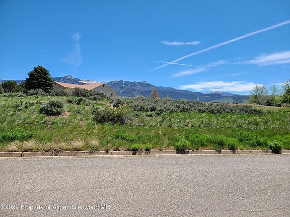 2nd image of 20 Roan Creek Dr