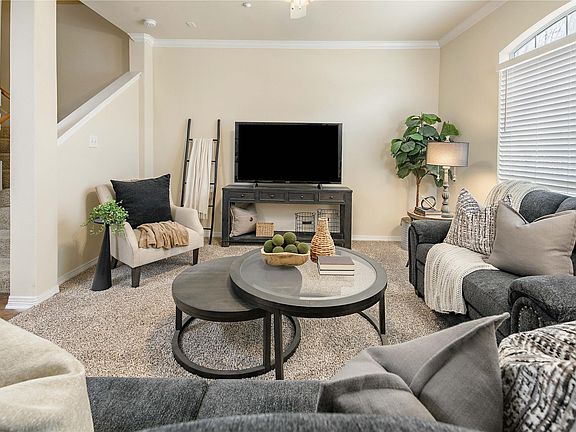 4th image of 305 Holleman Dr E APT 102