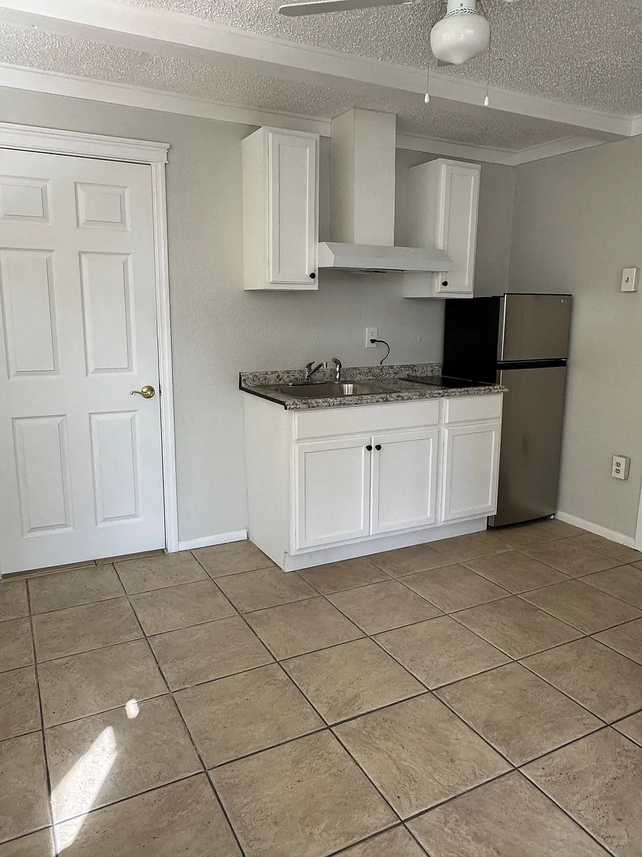 Building Photo - 5754 Oak Hill Manor Dr #2