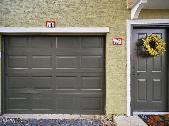 3rd image of 10075 GATE Parkway N #204