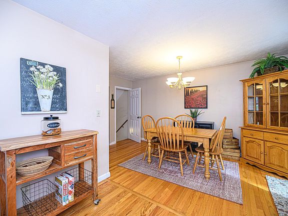 5th image of 143 Winterwood Drive #143