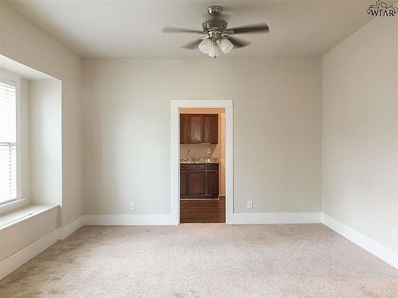 3rd image of 504 E 4th St