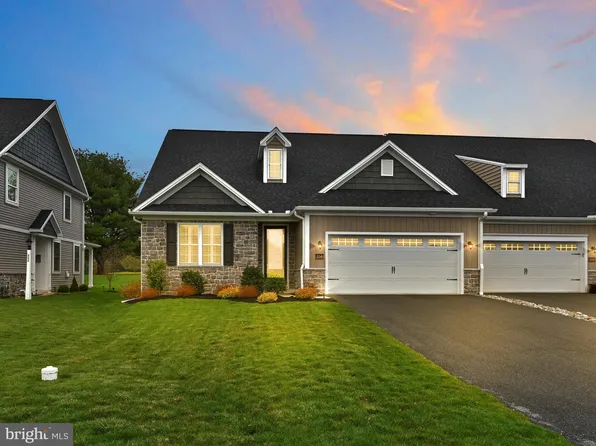256 Sawgrass Dr, Millersville, PA 17551