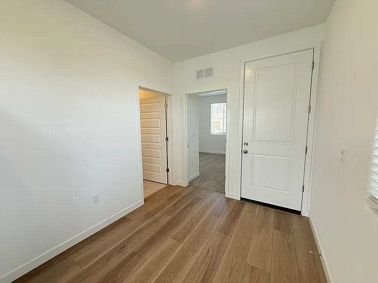8372 Valpane Way — Photo 5