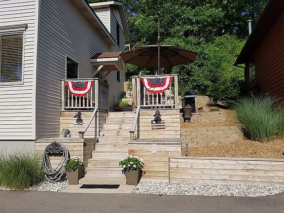 2nd image of 824 Palmer Dr