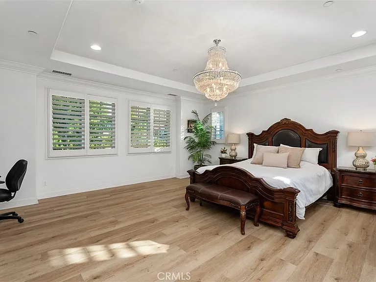 118 Iron Gate — Photo 21